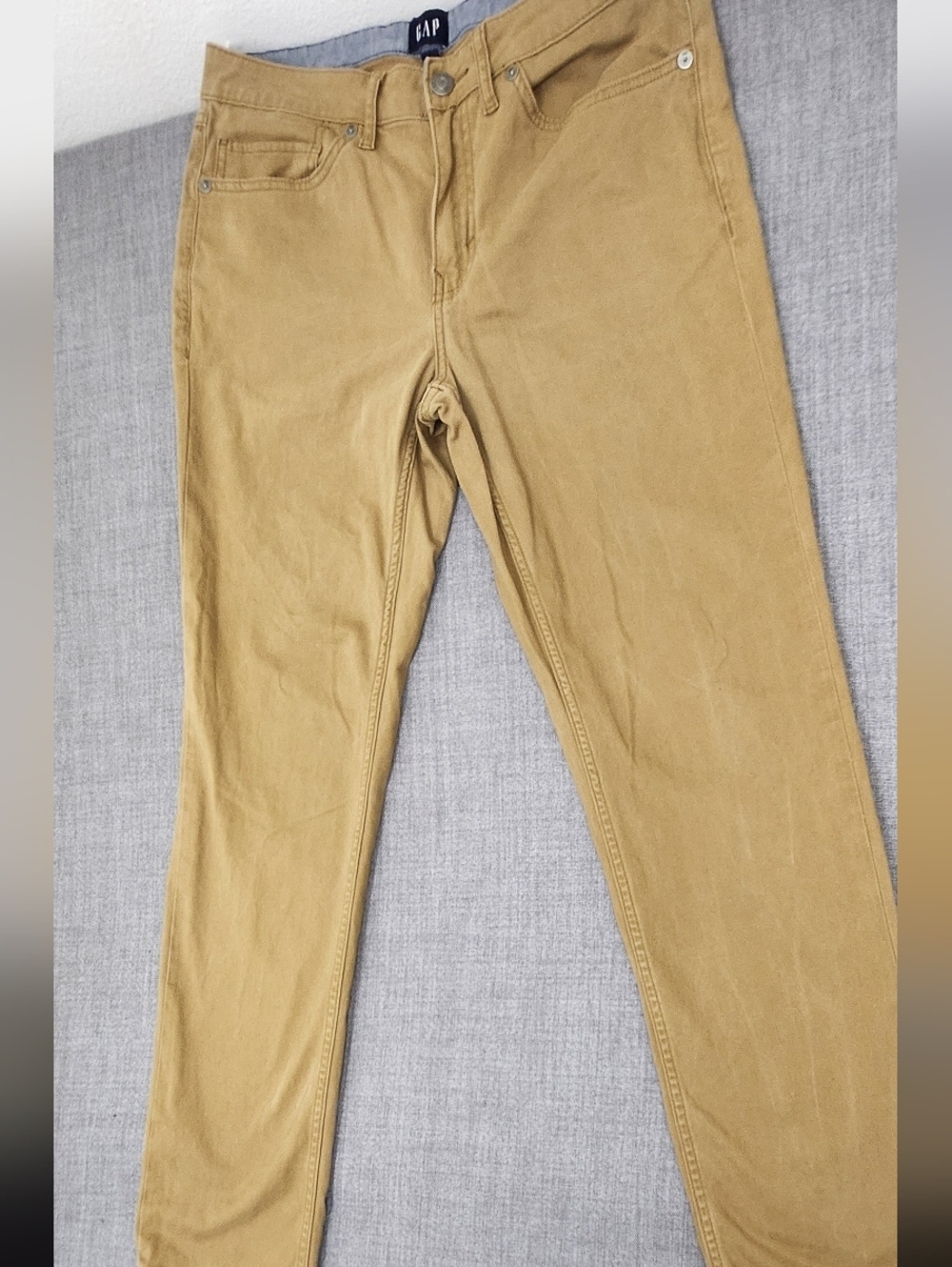 GAP Slim Khaki Chino Style Pants. 32 × 32 - Picture 2 of 7